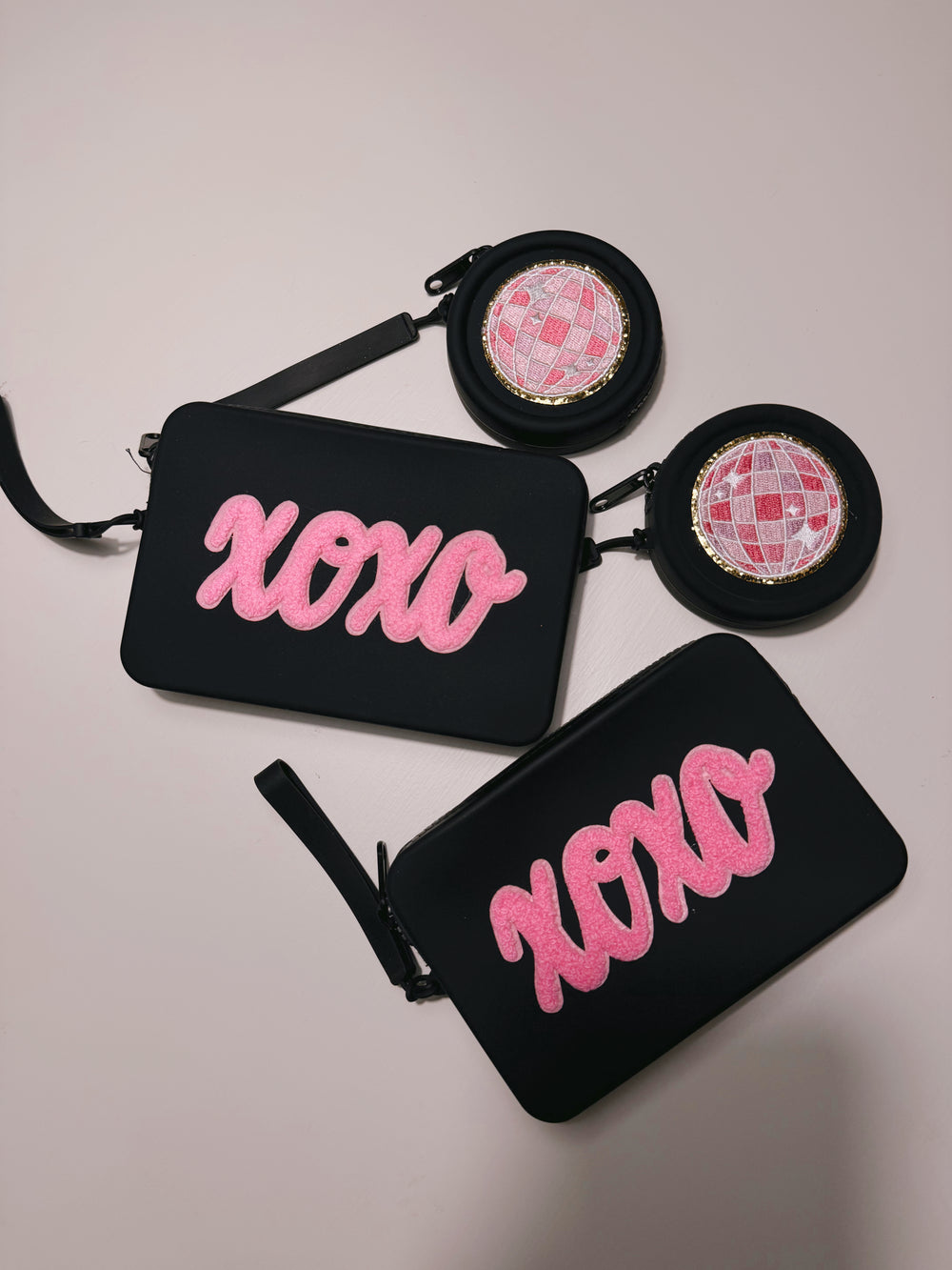 XOXO Clutch